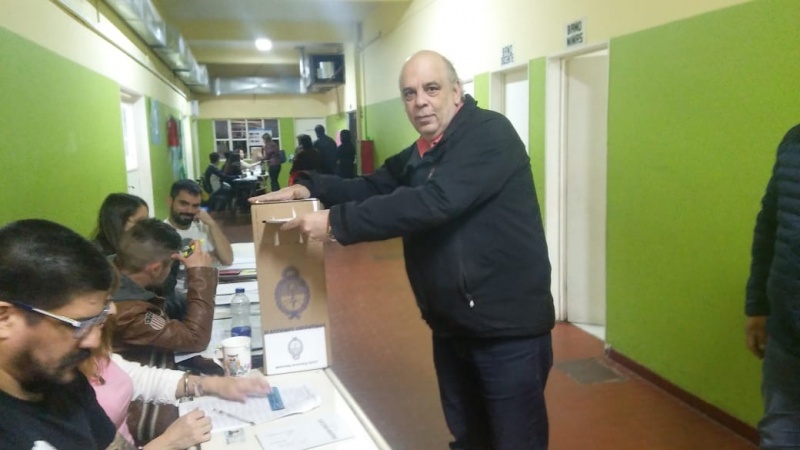 Roberto Giubetich emitió su voto.