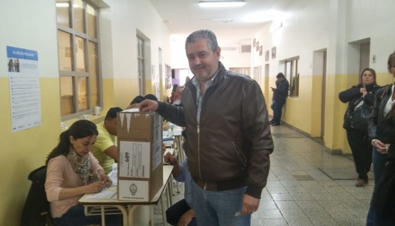 Fadul votó en el Fátima (Foto y video JC Gonzalez)