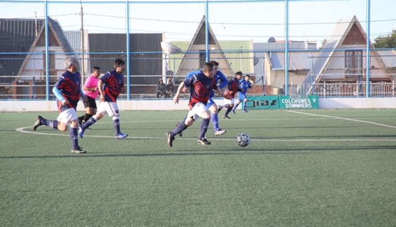 El torneo de los más veteranos se puso lindo. 