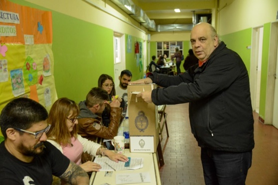 Intendente Roberto Giubetich. 