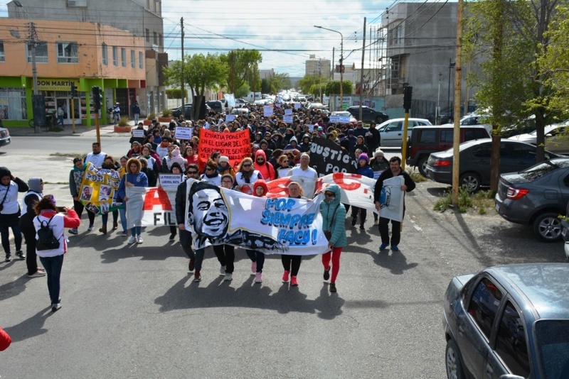 Uno de los tantos carteles que se pudieron ver (Fotos.C.Robledo).