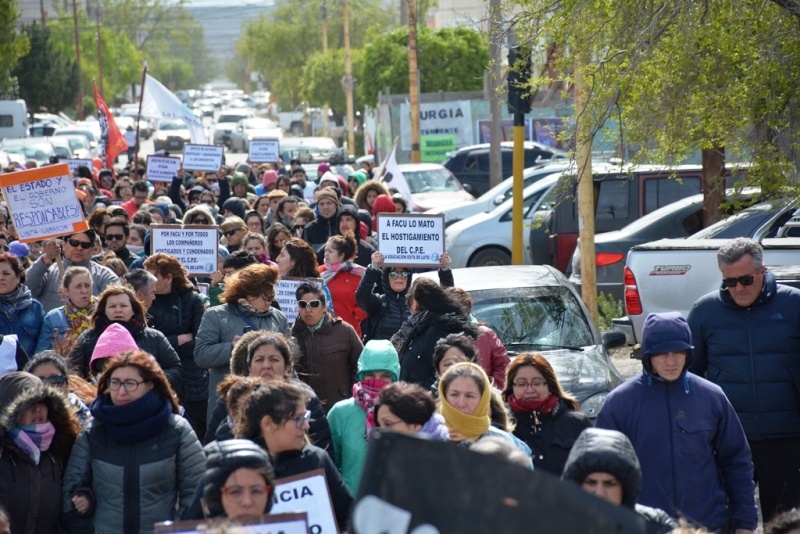 Uno de los tantos carteles que se pudieron ver (Fotos.C.Robledo).