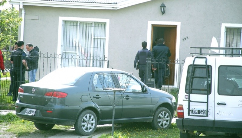 Policías de la Comisaria Primera trabajaron en el lugar. (Foto: C.G.) 