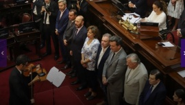 Se cortó la luz, juraron senadores y Cristina renunció a su banca