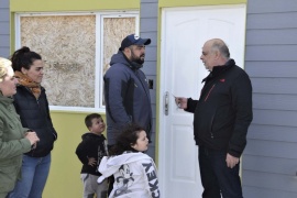 Giubetich entregó 20 viviendas a trabajadores municipales
