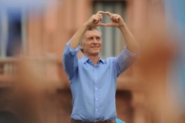 Macri reapareció por Twitter y denunció supuestos "atropellos institucionales"