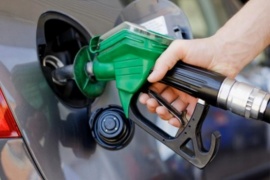 Rechazan una nueva tasa para combustibles