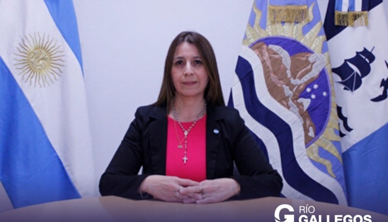 La secretaria de Coordinación del Municipio, Claudia Picuntureo, 