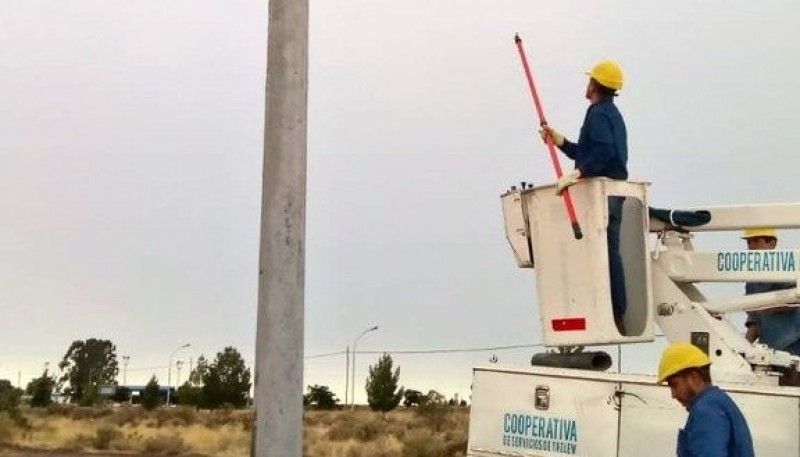 Cayó un rayo y dejó sin luz la zona del aeropuerto 