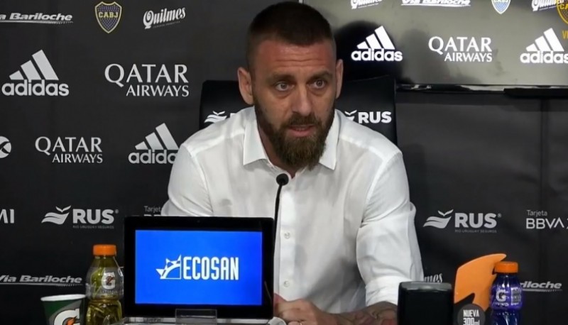 Daniele De Rossi en conferencia. 