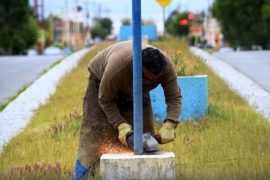 Retiraron postes de luz en mal estado