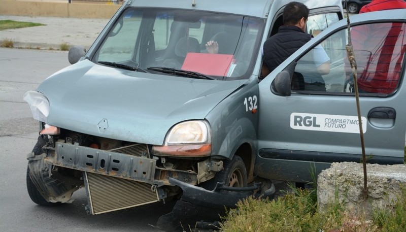 La Kangoo tras la colisión (Foto: F.Capadona).