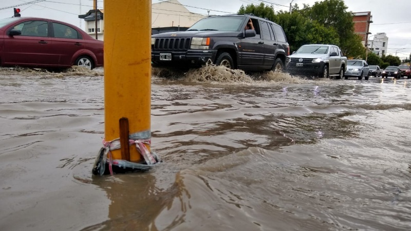 Calles afectadas por el agua. (C.G)