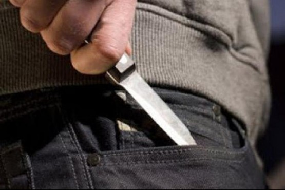 Detenido por amenazar con un cuchillo al dueño del departamento que alquila