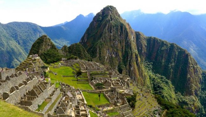 El imponente Machu Pichu en Perú.  