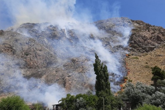 Humareda a raíz del incendio. 