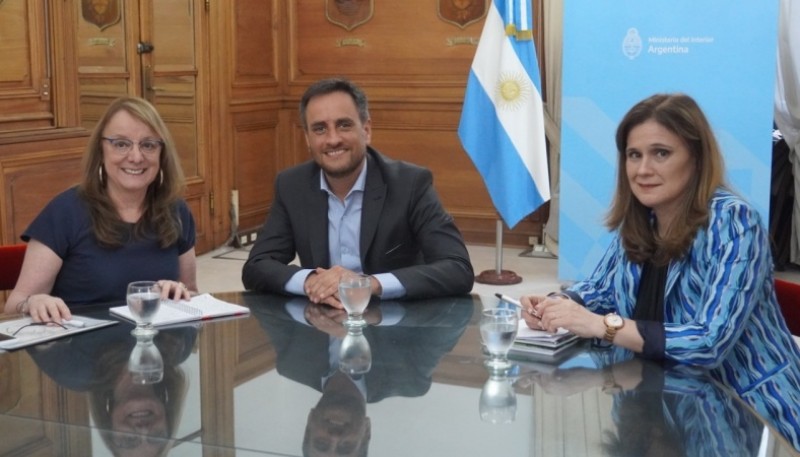 Alicia Kirchner, Juan Cabandié y Paola Vessvessian.