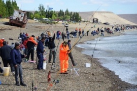 Más de 600 personas participan del Concurso de Pesca