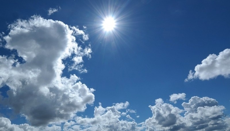 Cielo despejado pero se sentirá el viento. 