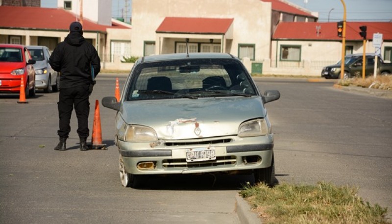 El auto fue secuestrado por el test de alcoholemia positivo y falta de documentación. (Foto: F.C.)