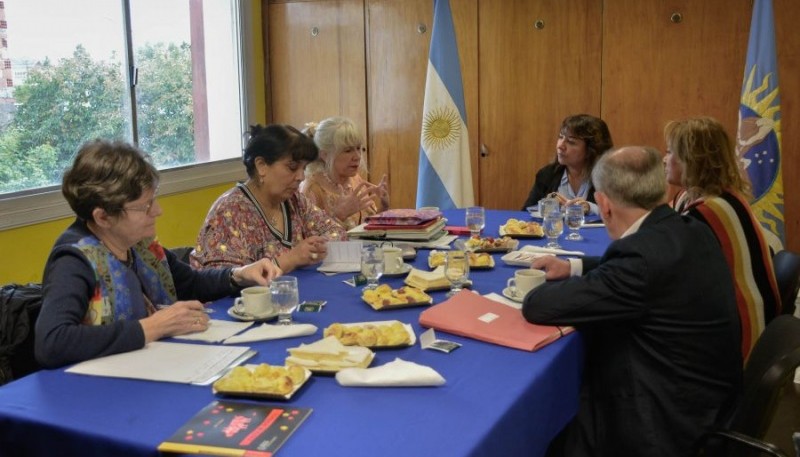  Importante reunión de educación con prestigiosa asociación francesa