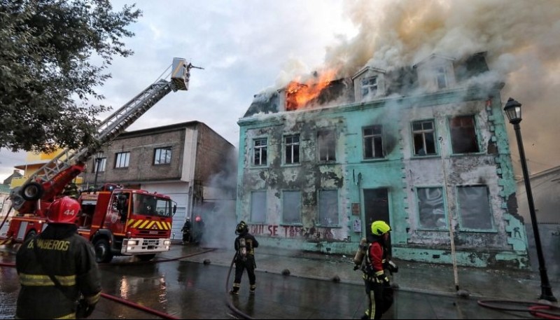 Los bomberos trabajaron en el lugar. 