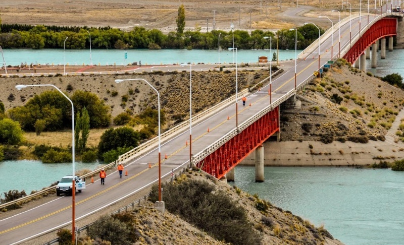 Puente de ingreso en Piedra Buena.