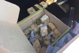 Secuestran un arma de fuego y más  de 1 kilo y medio de marihuana