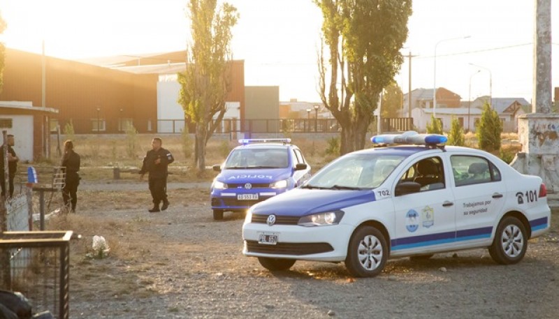 Los policías lograron calmar la situación. (Foto: C.G.)