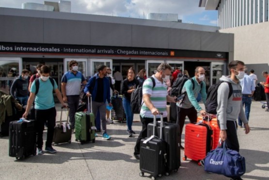 40 jubilados madrynenses retornan a la ciudad después de visitar Brasil 