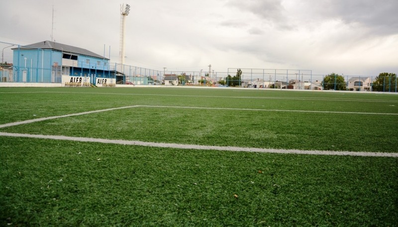 Cancha Enrique Pino, desierta (Fotos: J.C.Cattaneo).