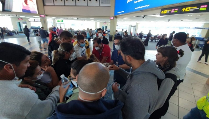 Panamá autorizó vuelos para repatriar a 300 argentinos varados