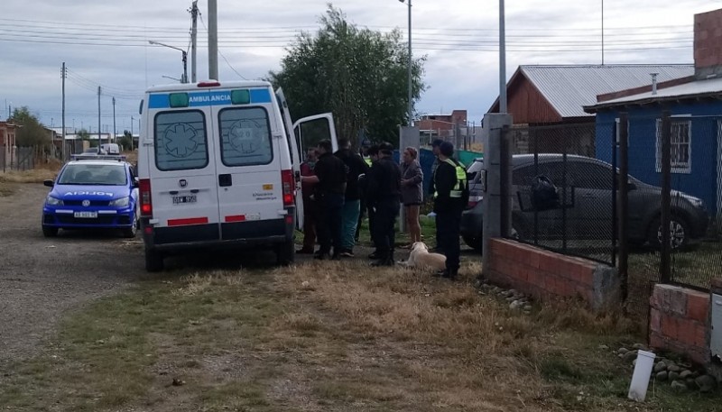 La ambulancia asistió al herido. Foto C.R. 