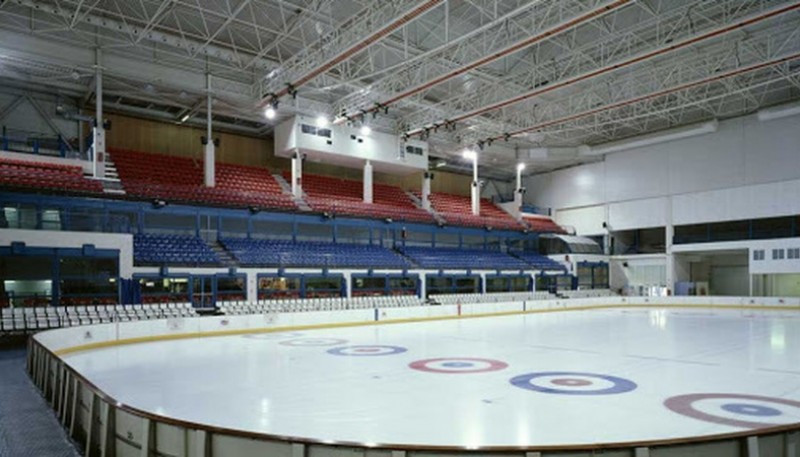 Utilizarán una pista de patinaje sobre hielo como morgue en España