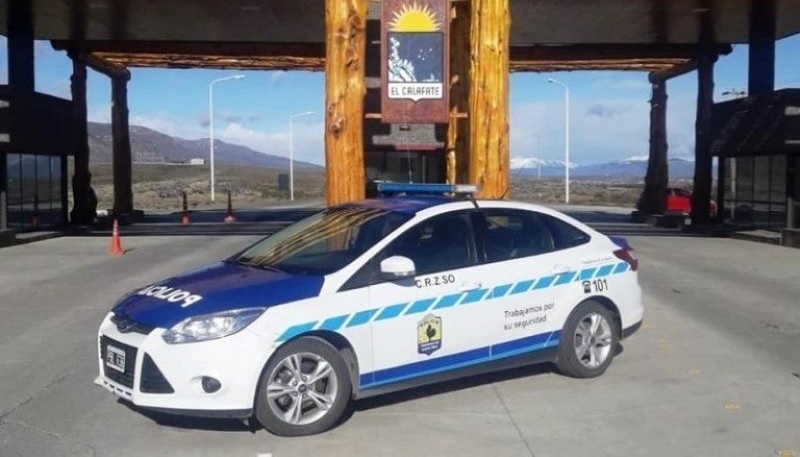 Acceso de ingreso terrestre a El Calafate. 