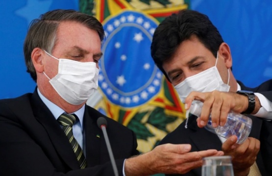 Bolsonaro echó a su ministro de Salud