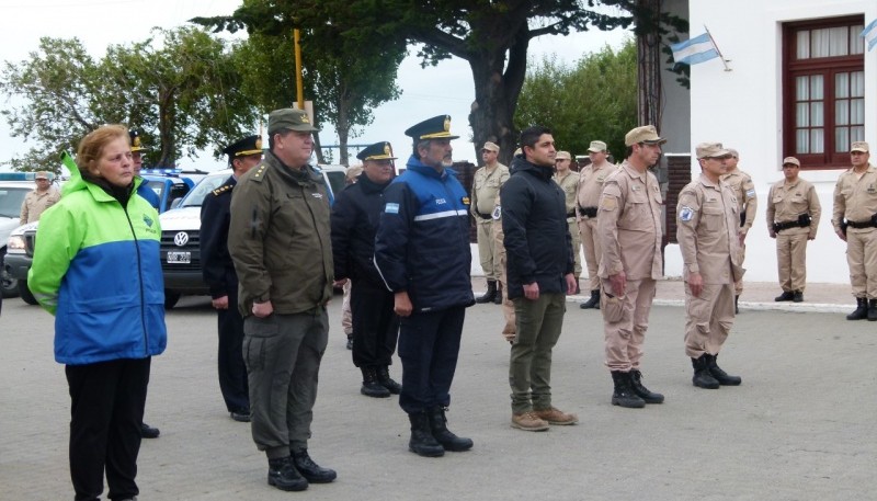 Las fuerzas de seguridad realizaron un homenaje al prefecto Ricardo Soto