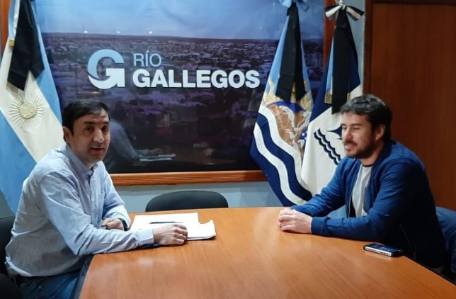 Grasso junto a Roquel.