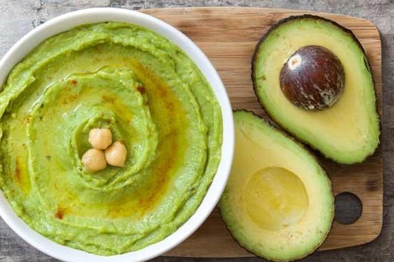 Hummus de palta, un aperitivo nutritivo y súper sabroso