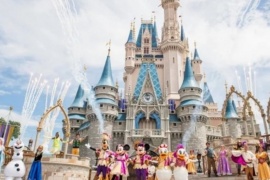 Disney suspendió a 43.000 empleados y no les pagará el sueldo