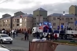 El camión musical empezó a recorrer los barrios de Río Gallegos