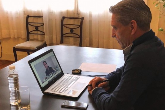 Arcioni participó de una videoconferencia con Sergio Massa