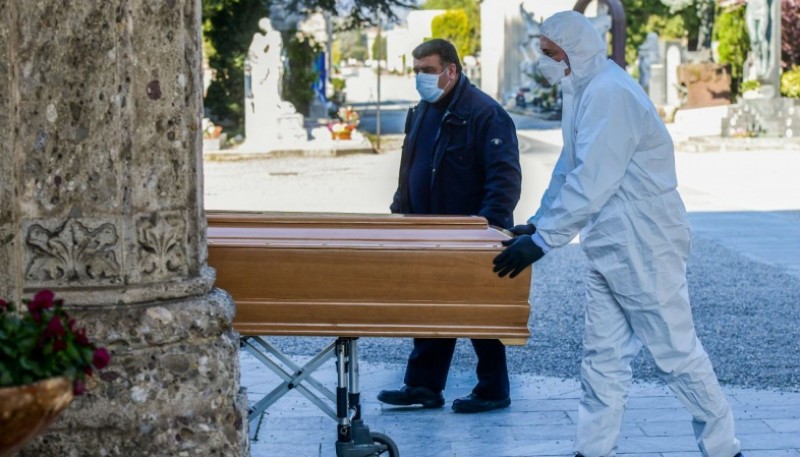 Funerarias extreman medidas de seguridad para evitar contagios 