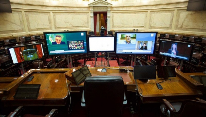 Los DNU del presidente Fernández se trataron en comisión realizada con plataforma virtual. 