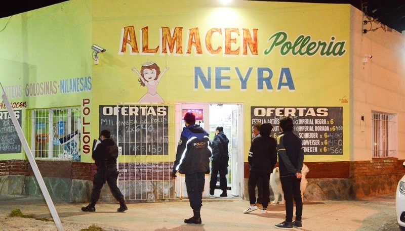 Local que fue blanco de los delincuentes. (Foto: F.C.)