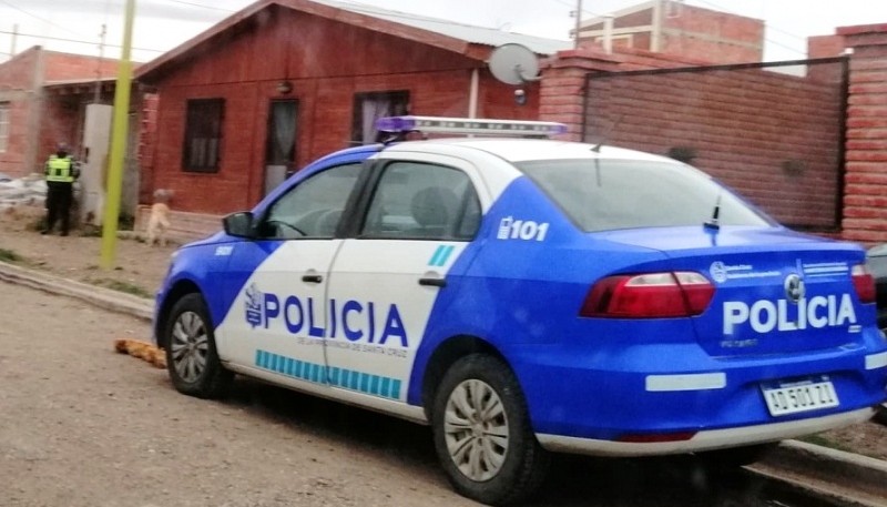 Móvil policial (Periódico Las Heras).