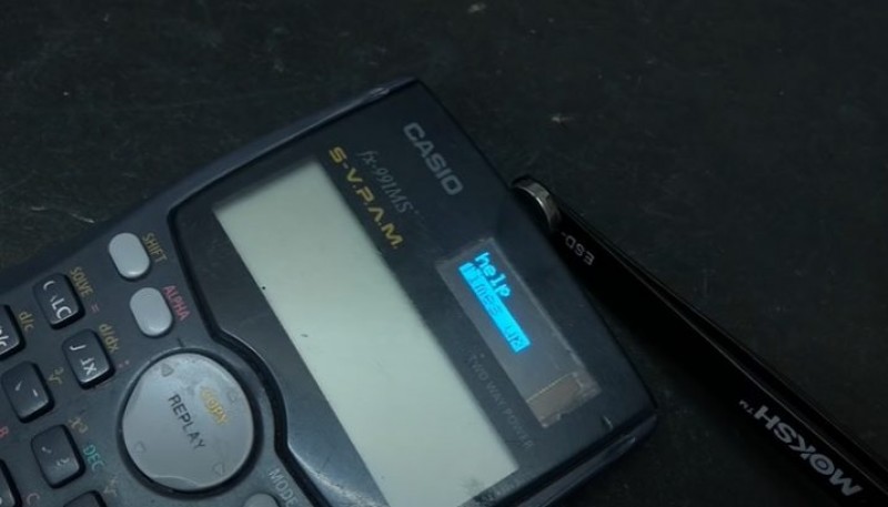 Hackeó una calculadora científica para tener WiFi y recibir mensajes