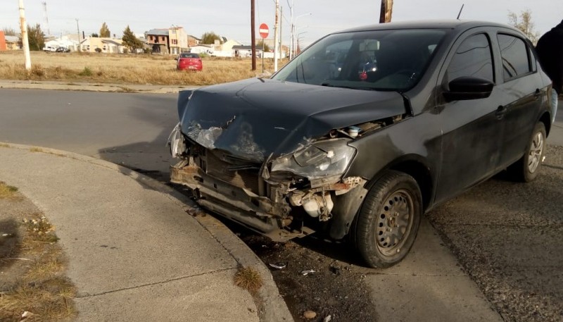 Uno de los autos chocados (N.S)