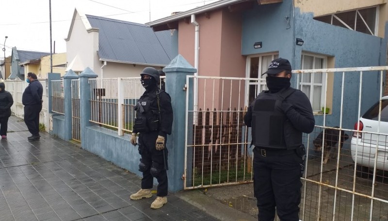 Realizan allanamiento tras amenazas con armas de fuego entre vecinos (M.R)