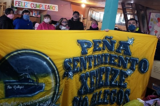 La Peña Sentimiento Xeneize entregó más de 50 bolsones a la Red de Mujeres Solidarias 